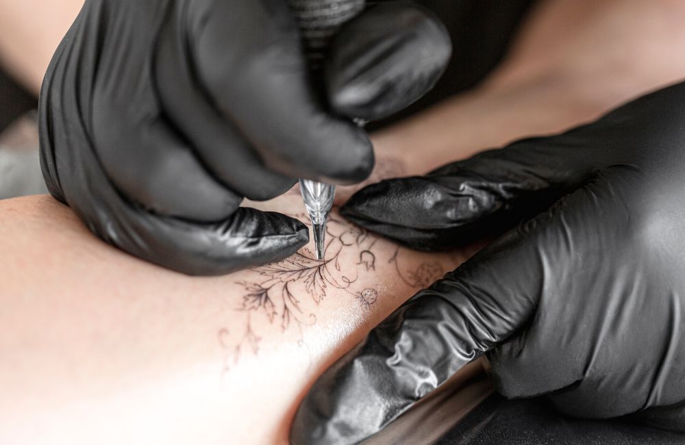 Fresh fine line tattoo – floral wrist