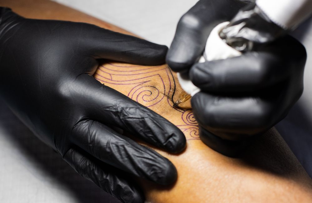 Fresh fine line tattoo – minimal redness