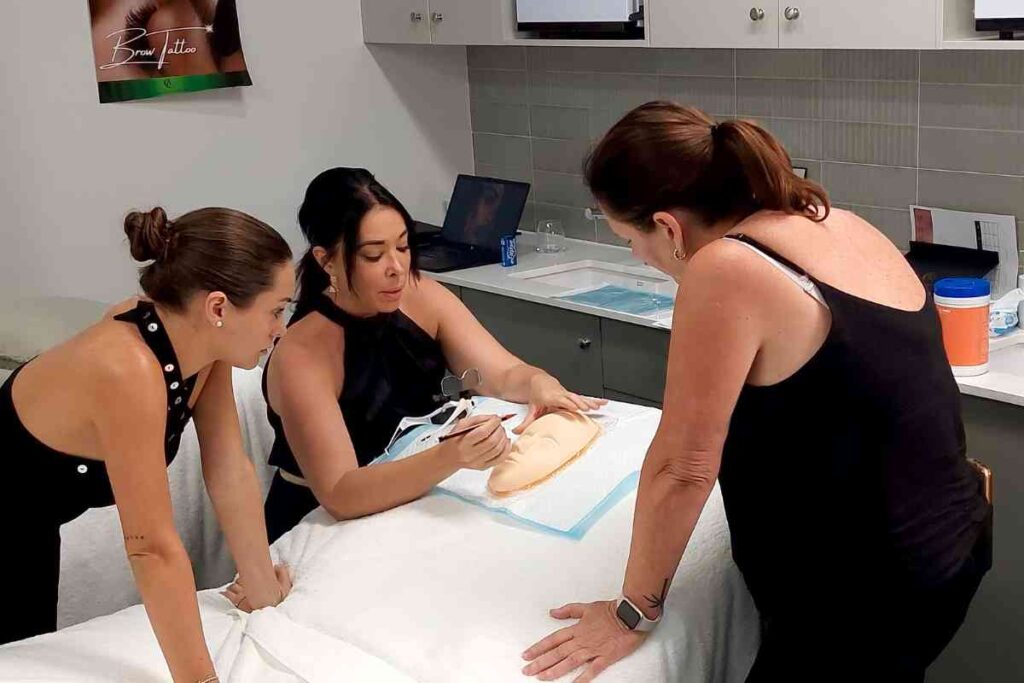 Danii Teaching Ombre and Powder Brow Course (2)