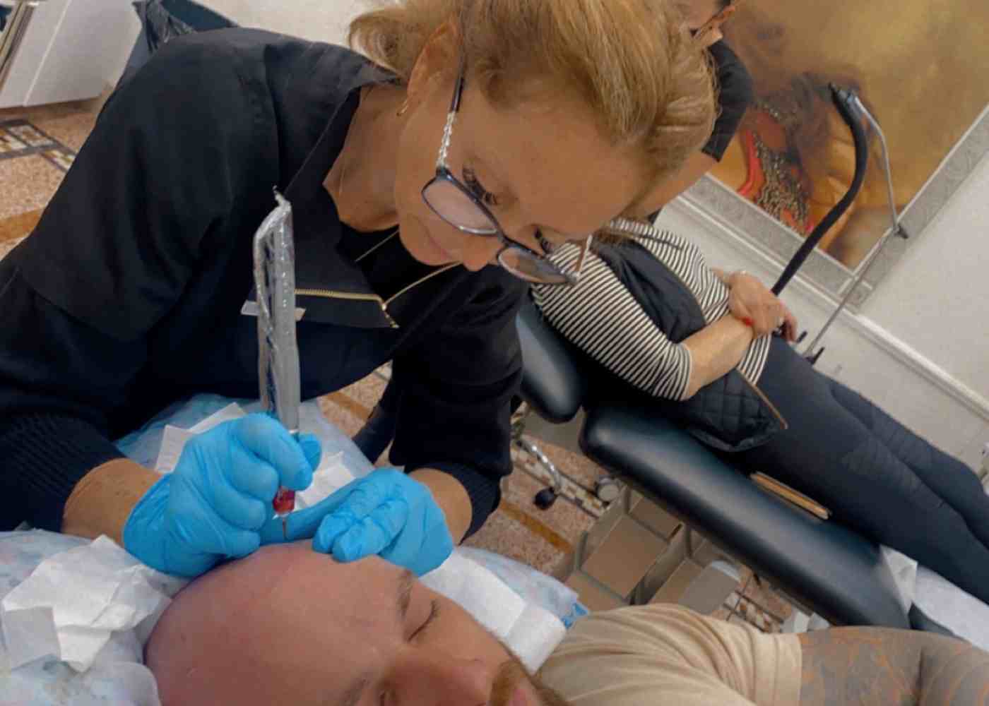 Hands-on scalp micropigmentation training in Brisbane with Institute of Ink
